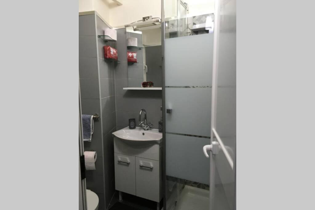 Diana Guest House جنوة المظهر الخارجي الصورة
